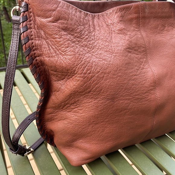 COLE HAAN 2 TONE BROWN LEATHER CONVERTABLE SHOULDER/CROSS BODY WITH WHIP STITCH - Picture 10 of 13